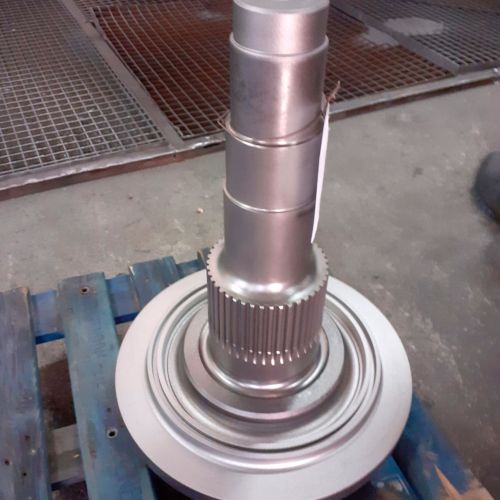 Imagen de la pieza metálica anterior tratada y limpia